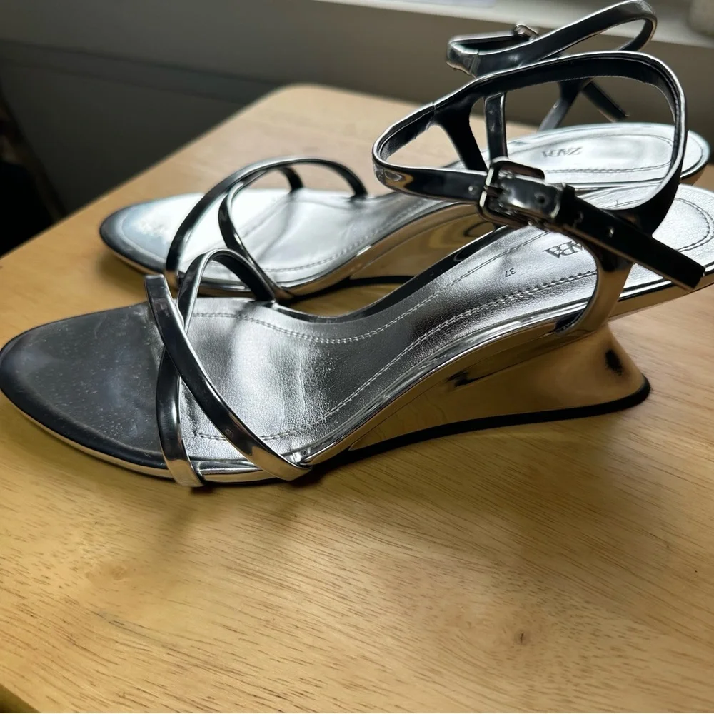 Mirrored Silver Metallic Wedge Sandals - Zara Size 6.5 - Picture 5 of 10